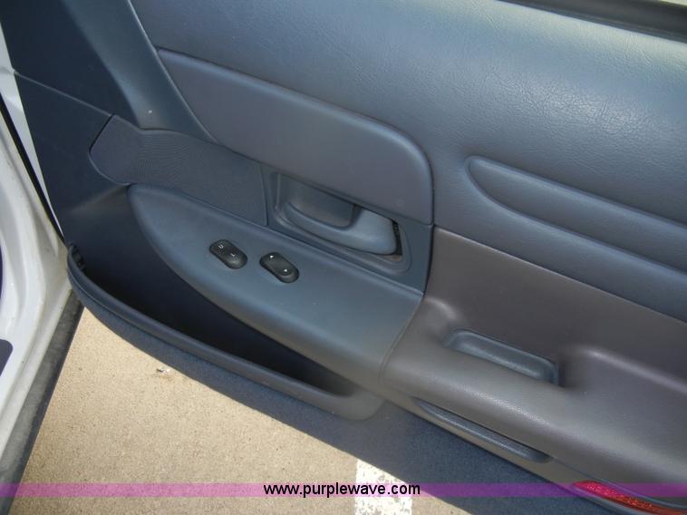 image for item D4642 2000 Ford Crown Victoria Police Interceptor