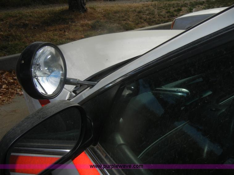 image for item D4642 2000 Ford Crown Victoria Police Interceptor