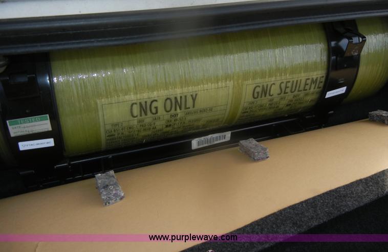 image for item D4642 2000 Ford Crown Victoria Police Interceptor