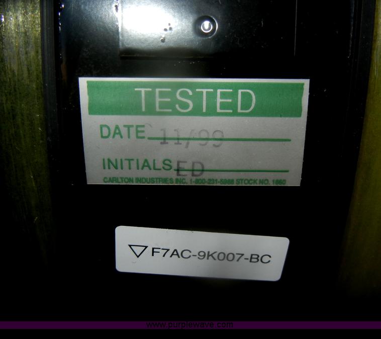 image for item D4642 2000 Ford Crown Victoria Police Interceptor