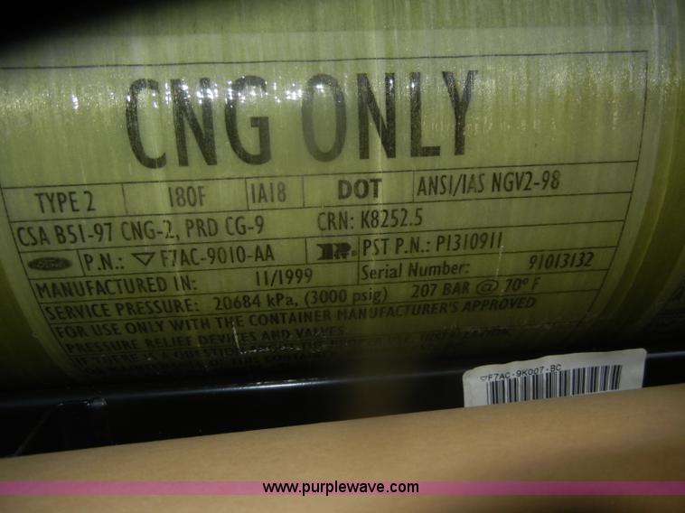 image for item D4642 2000 Ford Crown Victoria Police Interceptor