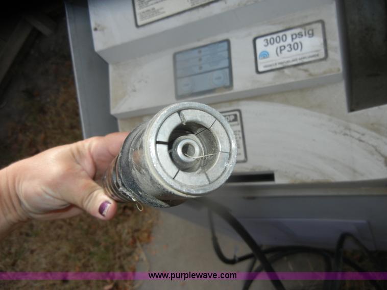 image for item D4642 2000 Ford Crown Victoria Police Interceptor