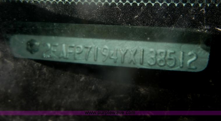 image for item D4642 2000 Ford Crown Victoria Police Interceptor