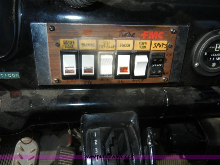 image for item D4643 1987 Ford 8000 fire truck