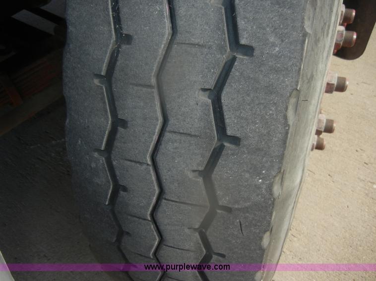 image for item D4643 1987 Ford 8000 fire truck