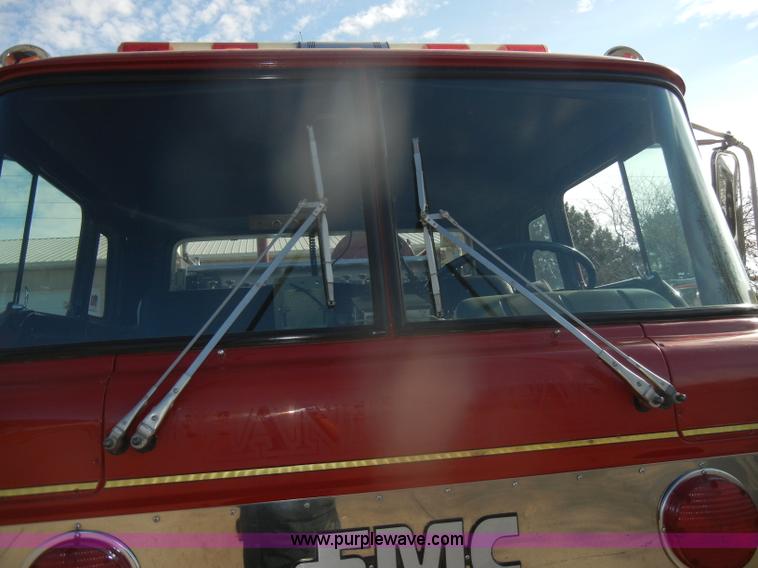 image for item D4643 1987 Ford 8000 fire truck
