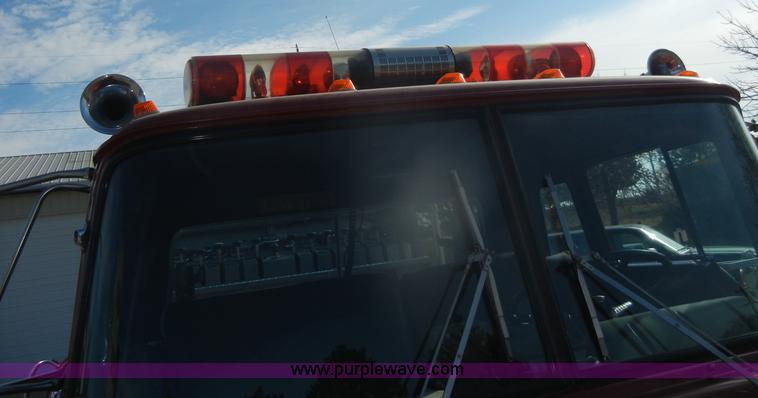 image for item D4643 1987 Ford 8000 fire truck