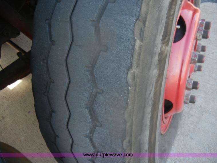 image for item D4643 1987 Ford 8000 fire truck