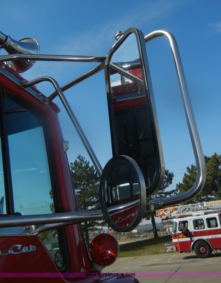 image for item D4643 1987 Ford 8000 fire truck