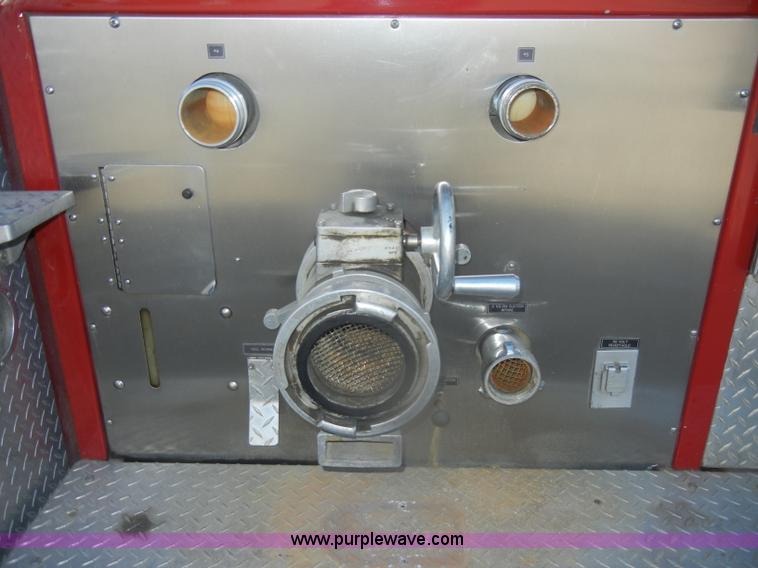 image for item D4643 1987 Ford 8000 fire truck