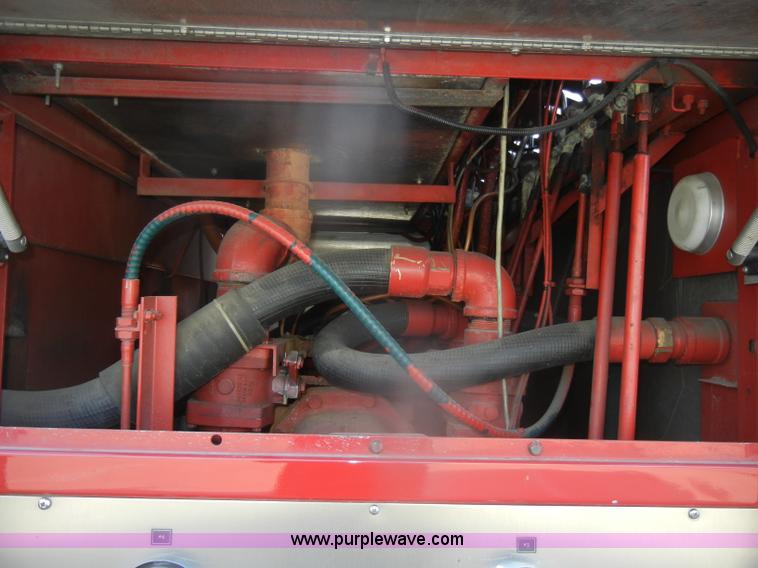 image for item D4643 1987 Ford 8000 fire truck