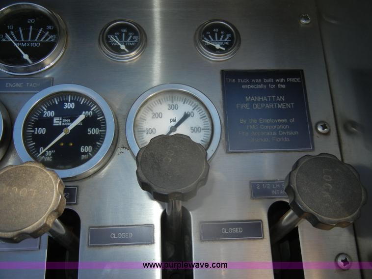 image for item D4643 1987 Ford 8000 fire truck