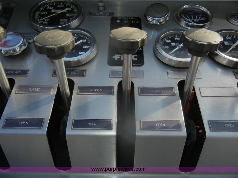 image for item D4643 1987 Ford 8000 fire truck