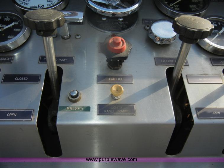 image for item D4643 1987 Ford 8000 fire truck