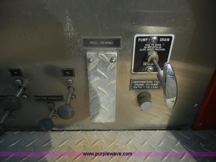 image for item D4643 1987 Ford 8000 fire truck