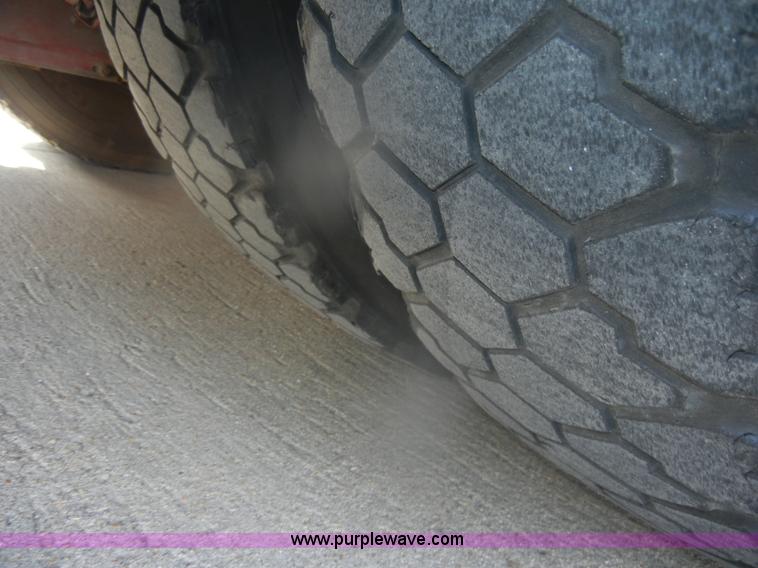 image for item D4643 1987 Ford 8000 fire truck