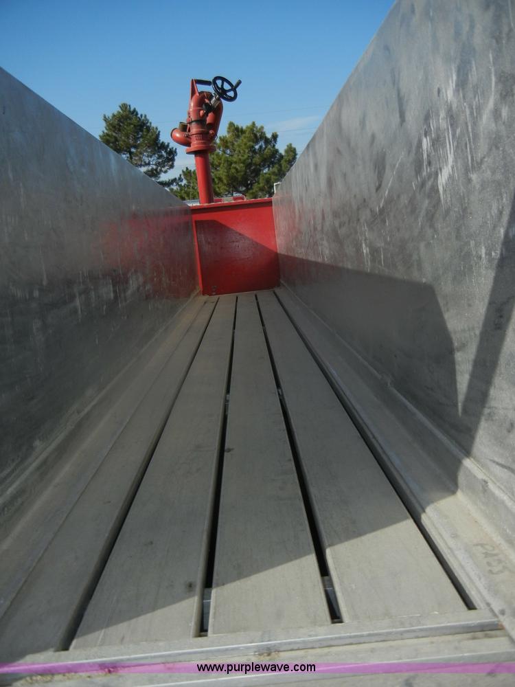 image for item D4643 1987 Ford 8000 fire truck