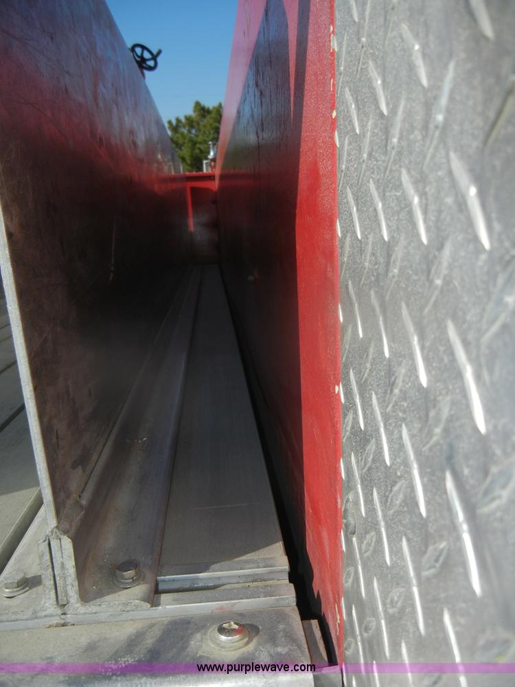 image for item D4643 1987 Ford 8000 fire truck