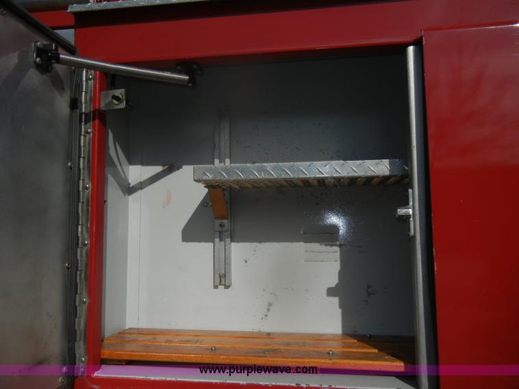 image for item D4643 1987 Ford 8000 fire truck