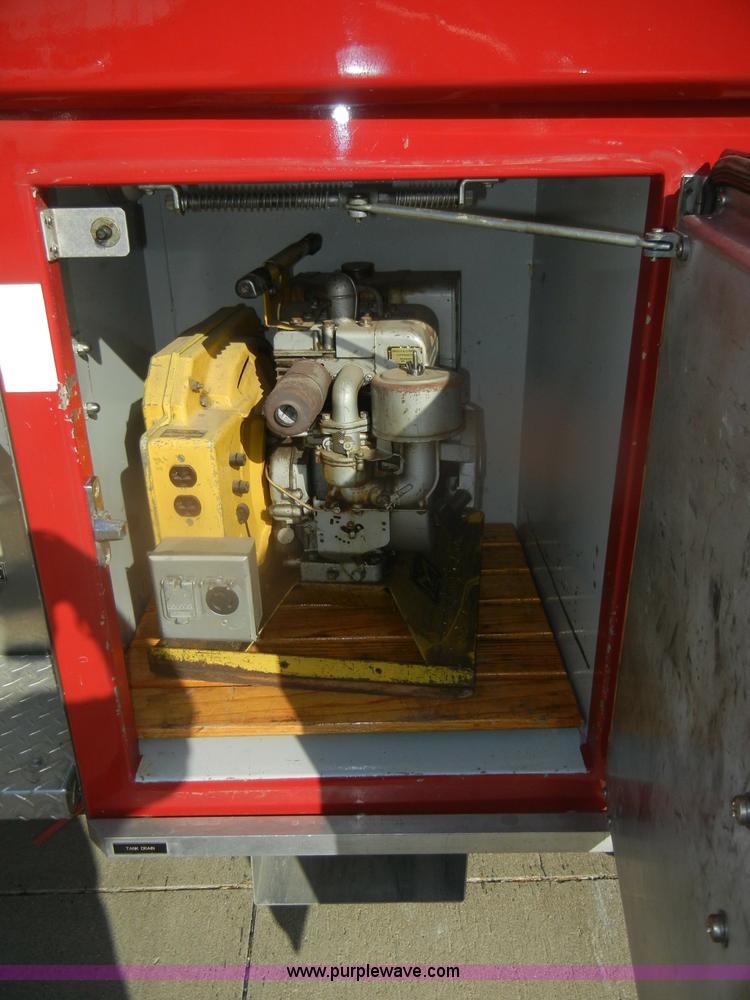 image for item D4643 1987 Ford 8000 fire truck