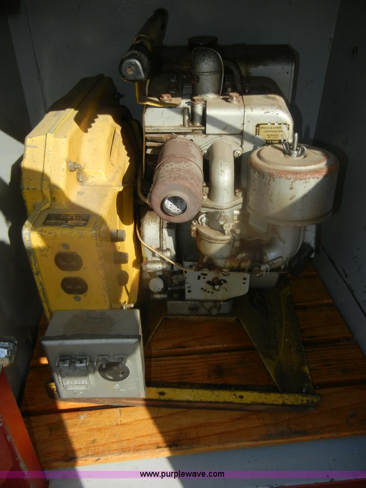 image for item D4643 1987 Ford 8000 fire truck