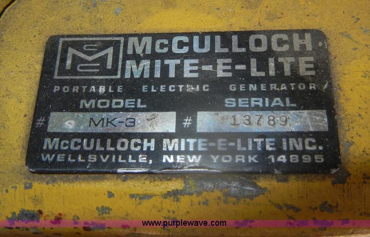 image for item D4643 1987 Ford 8000 fire truck