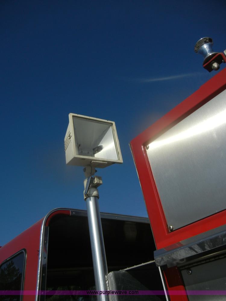 image for item D4643 1987 Ford 8000 fire truck