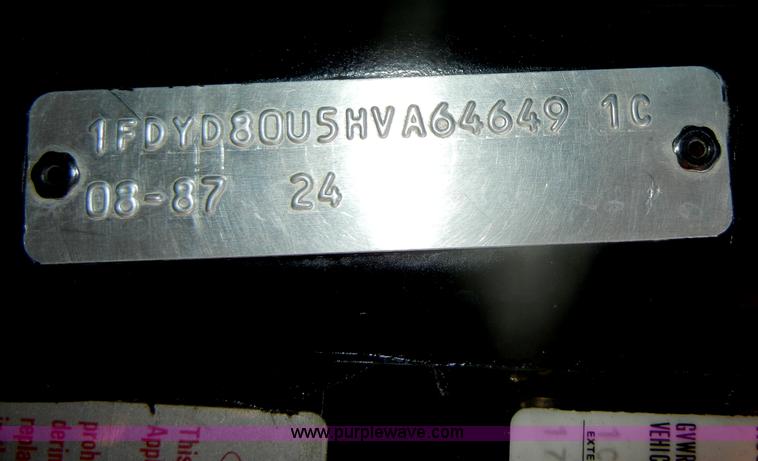 image for item D4643 1987 Ford 8000 fire truck