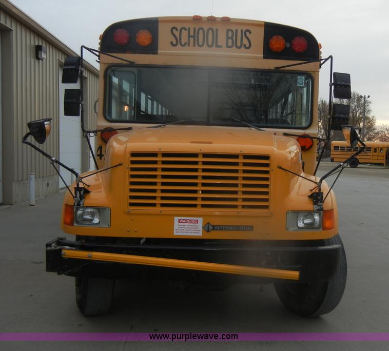 image for item D4673 1995 International 3800 school bus