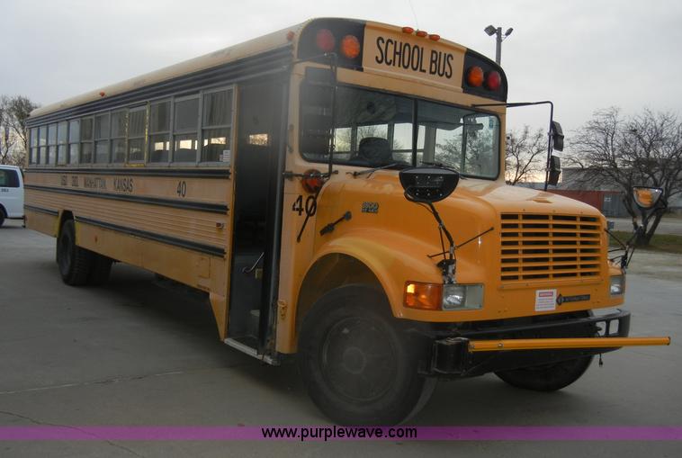 image for item D4673 1995 International 3800 school bus