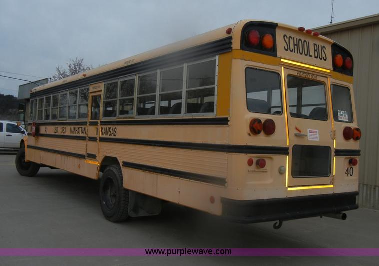image for item D4673 1995 International 3800 school bus