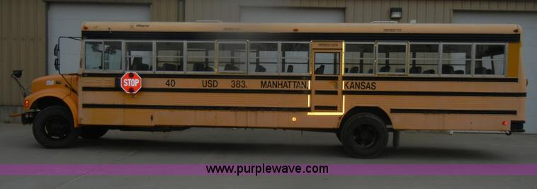 image for item D4673 1995 International 3800 school bus
