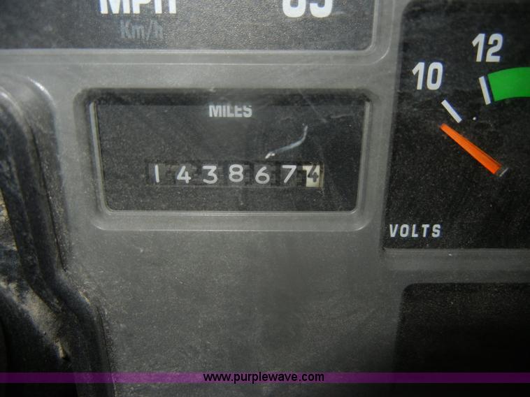 image for item D4673 1995 International 3800 school bus