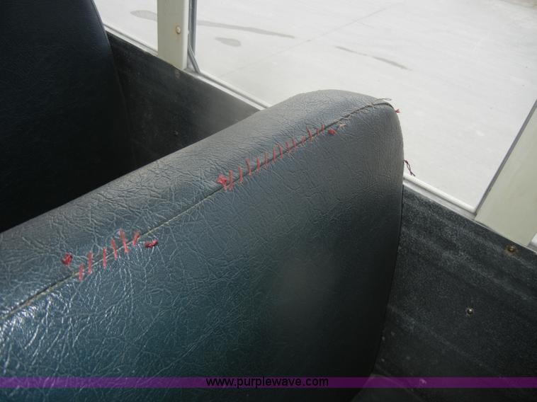 image for item D4673 1995 International 3800 school bus