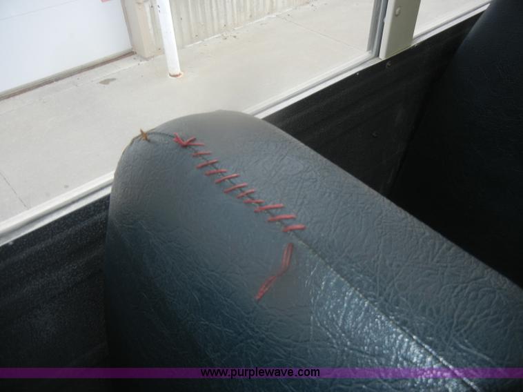 image for item D4673 1995 International 3800 school bus