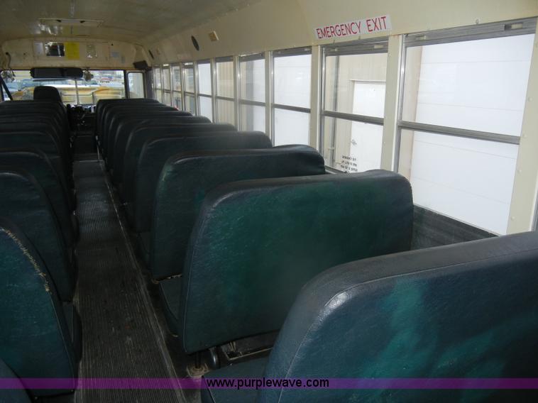 image for item D4673 1995 International 3800 school bus