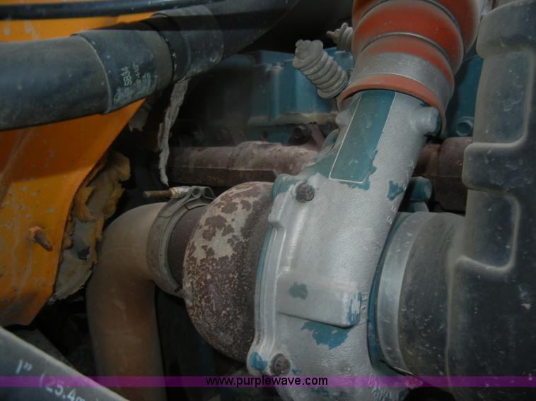 image for item D4673 1995 International 3800 school bus