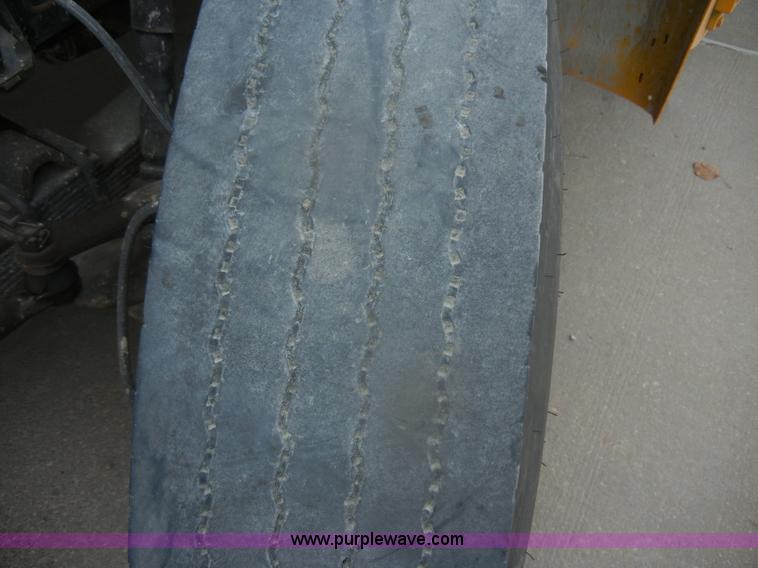 image for item D4673 1995 International 3800 school bus