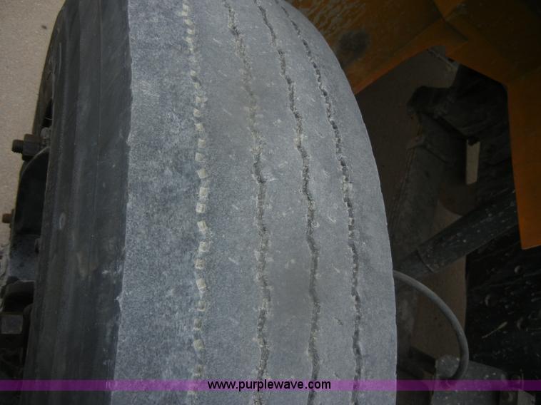 image for item D4673 1995 International 3800 school bus