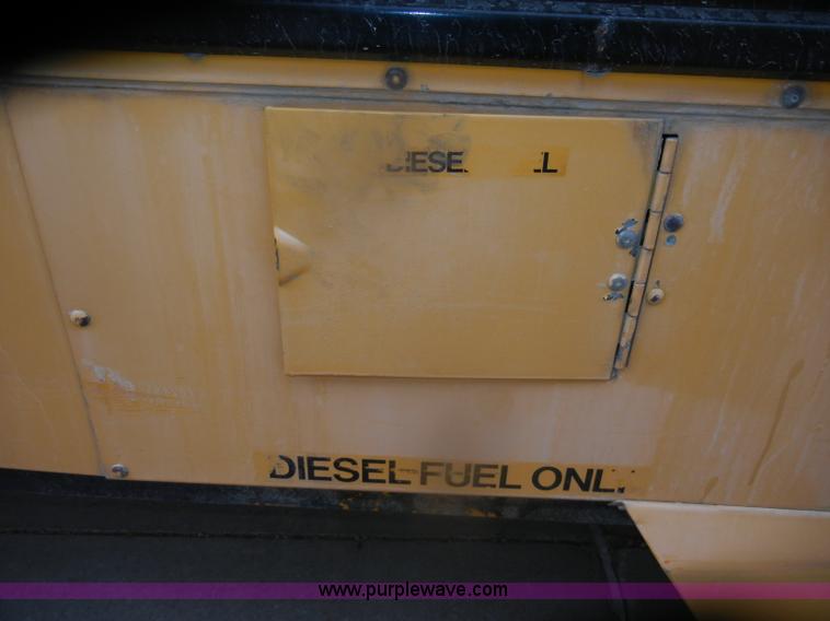 image for item D4673 1995 International 3800 school bus