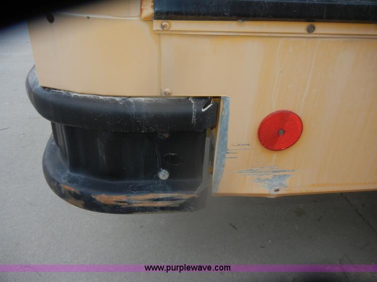 image for item D4673 1995 International 3800 school bus