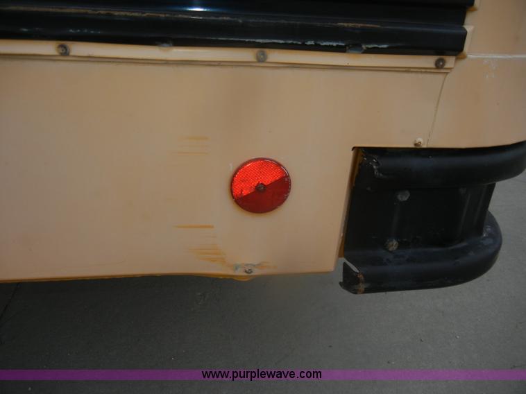 image for item D4673 1995 International 3800 school bus