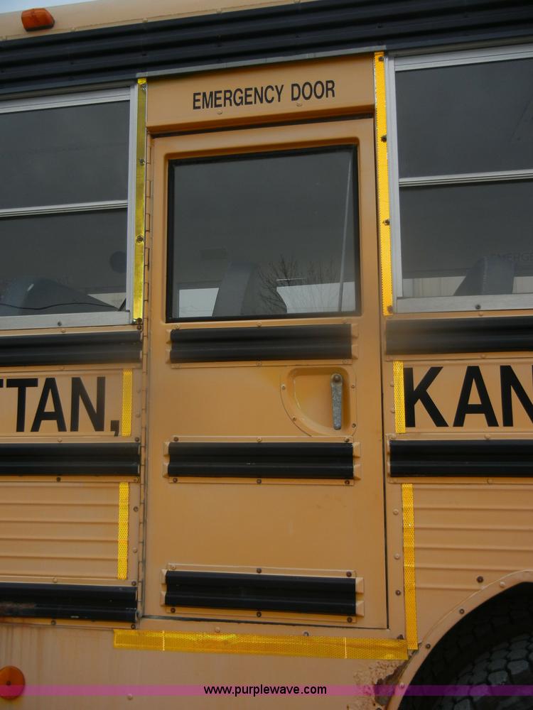 image for item D4673 1995 International 3800 school bus