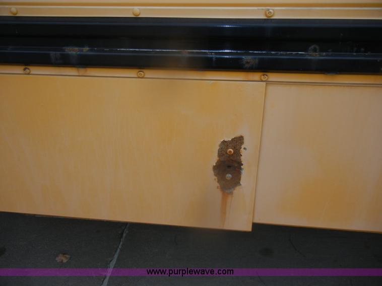 image for item D4673 1995 International 3800 school bus