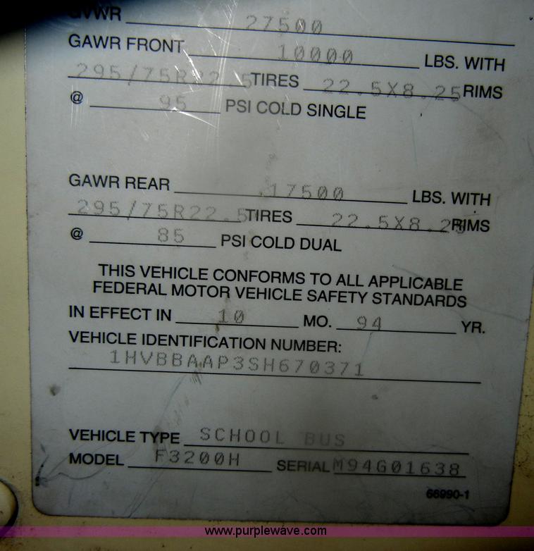 image for item D4673 1995 International 3800 school bus