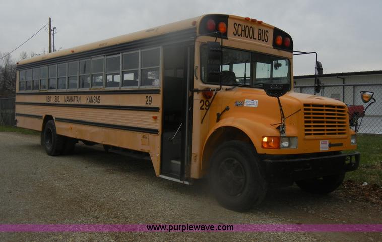 image for item D4674 1995 International 3800 school bus