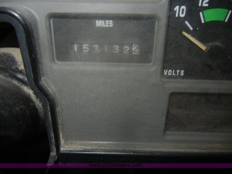 image for item D4674 1995 International 3800 school bus