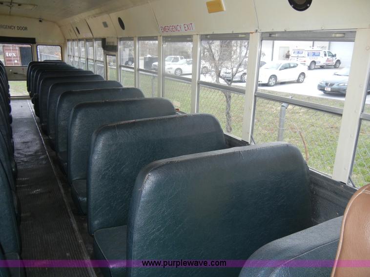 image for item D4674 1995 International 3800 school bus