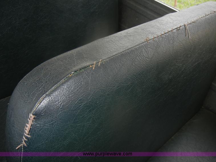 image for item D4674 1995 International 3800 school bus