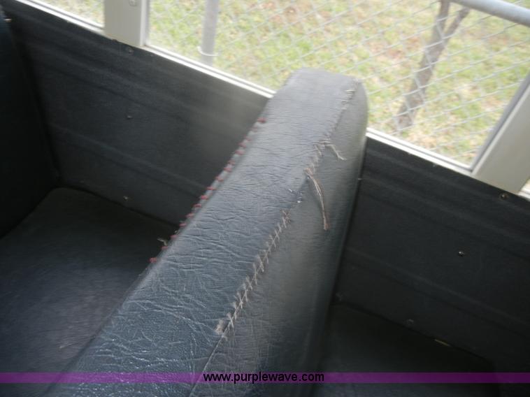 image for item D4674 1995 International 3800 school bus